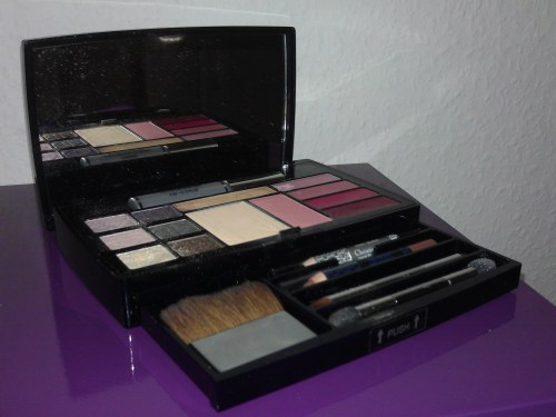 Make-up kit